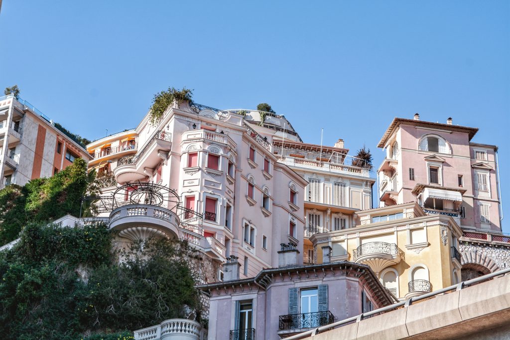 Case_colorate_in_Monaco